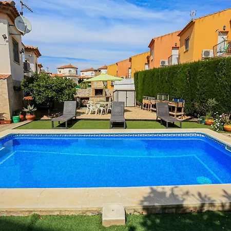 Fenoy - Only Families Villa